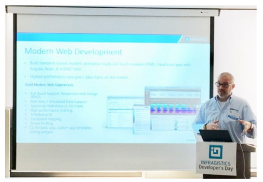 블루포트 교육장에서 강의중인 제이슨 베레스(Jason Beres) 수석 부사장